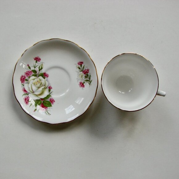 Vintage Bone China Teacup and Saucer White Rose Pink Flower Royal Vale Scalloped - Picture 5 of 8